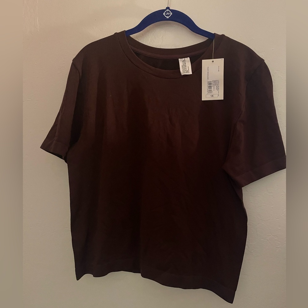 NWOT A New Day seamless cropped  Dark Brown Stretchy T Shirt 1X